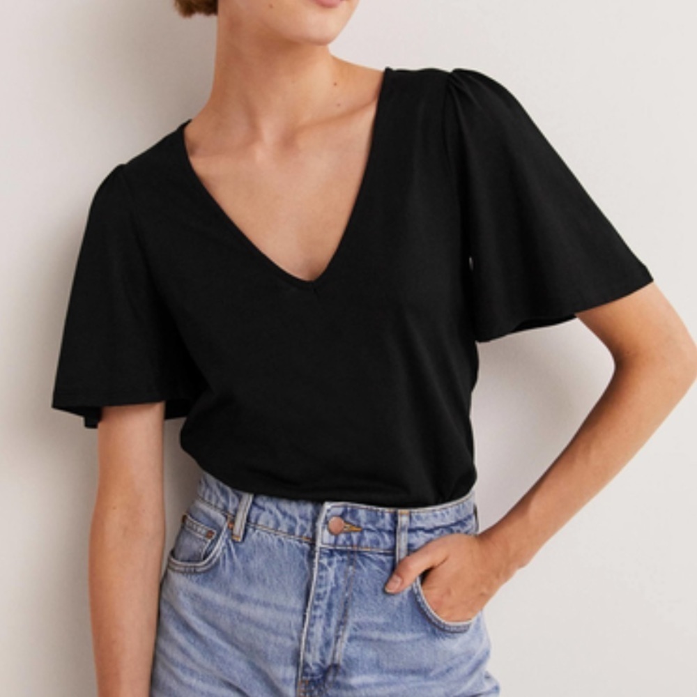 💚Boden Supersoft Flutter Sleeve Black V-Neck Top Women's Size 20/22 - Picture 2 of 9